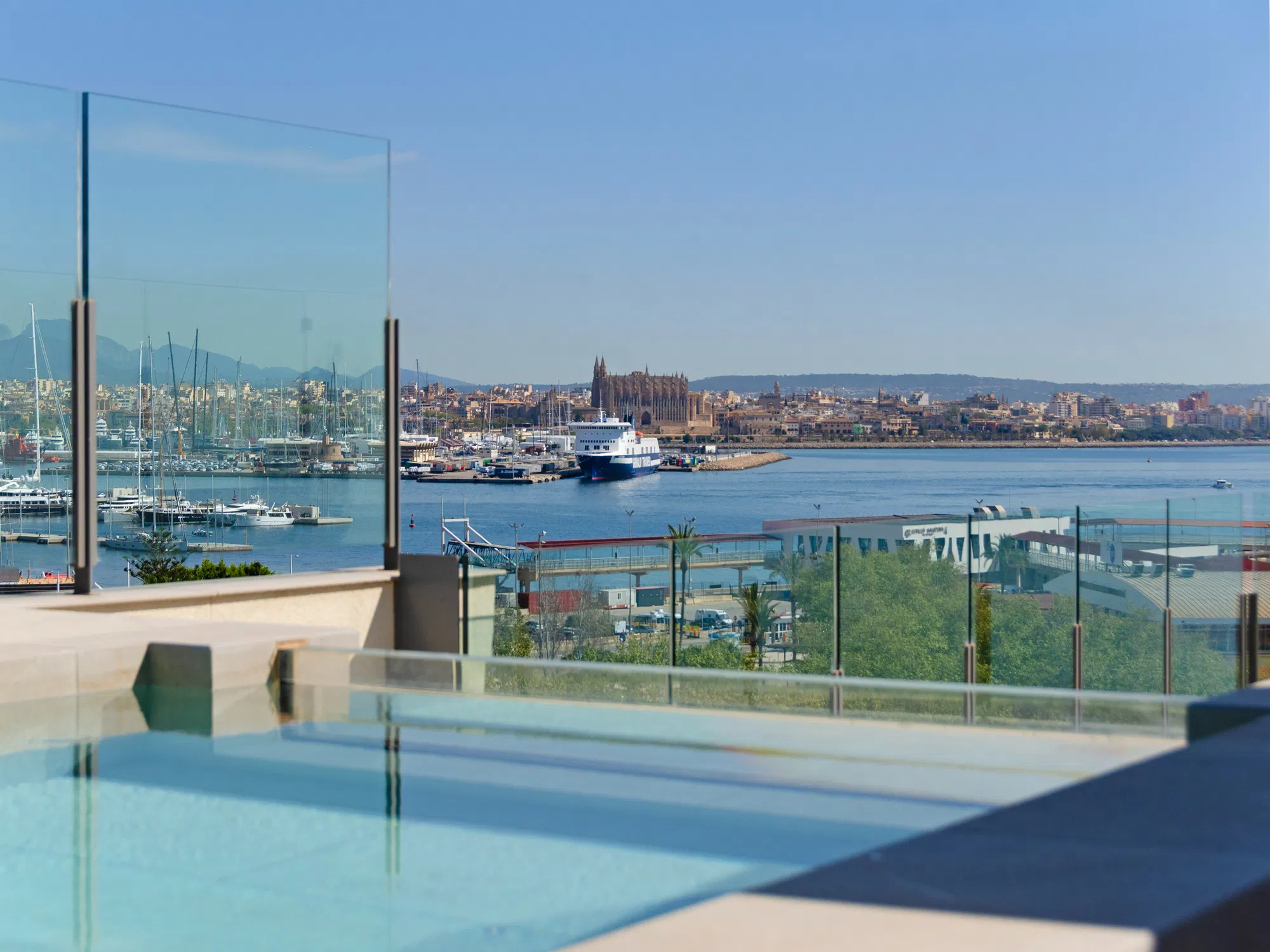 APPARTEMENTS NEUFS DE HAUTE QUALITÉ EN PREMIÈRE LIGNE AVEC VUE SUR LA MER-2