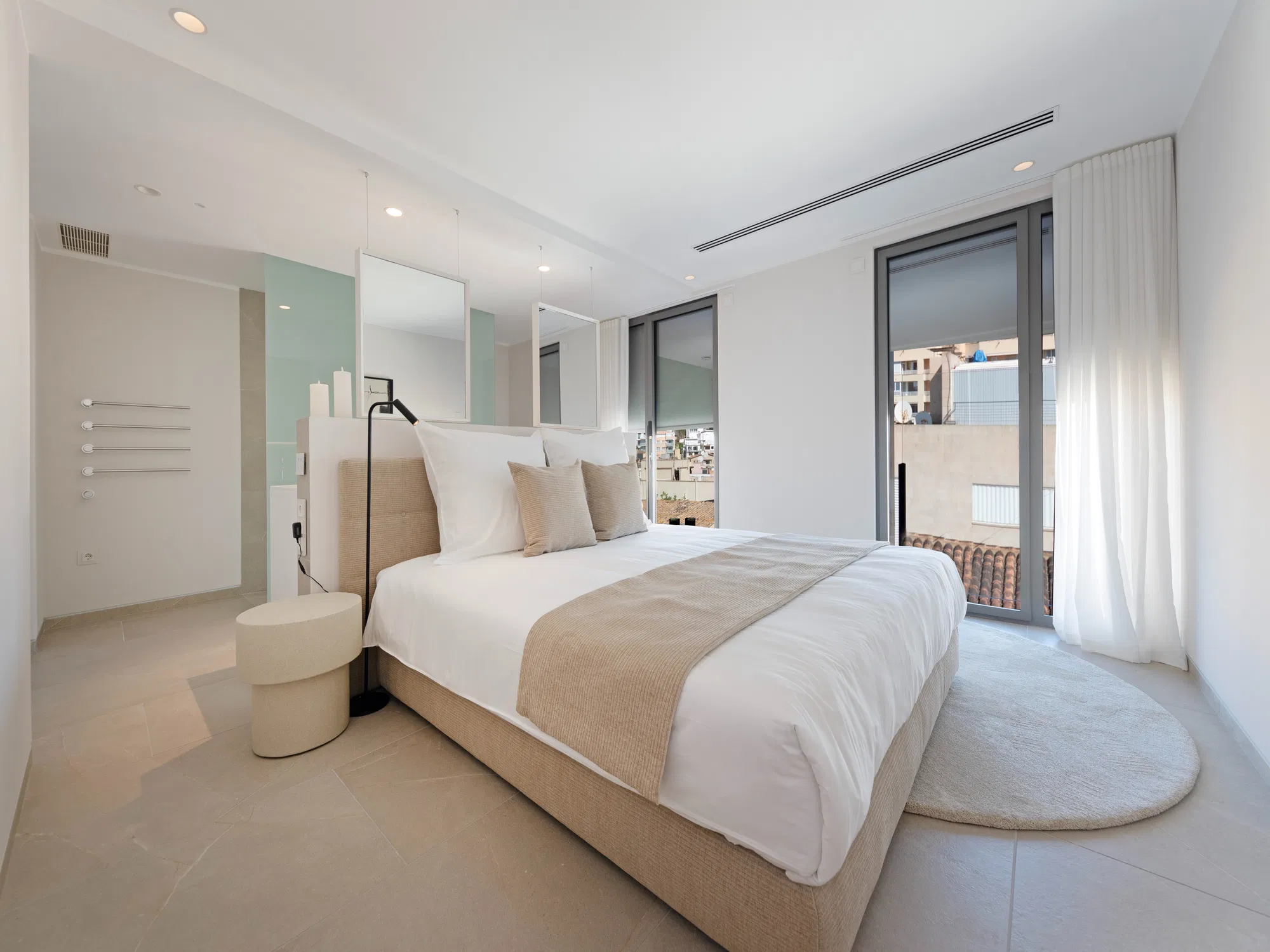 APPARTEMENTS NEUFS DE HAUTE QUALITÉ EN PREMIÈRE LIGNE AVEC VUE SUR LA MER-14