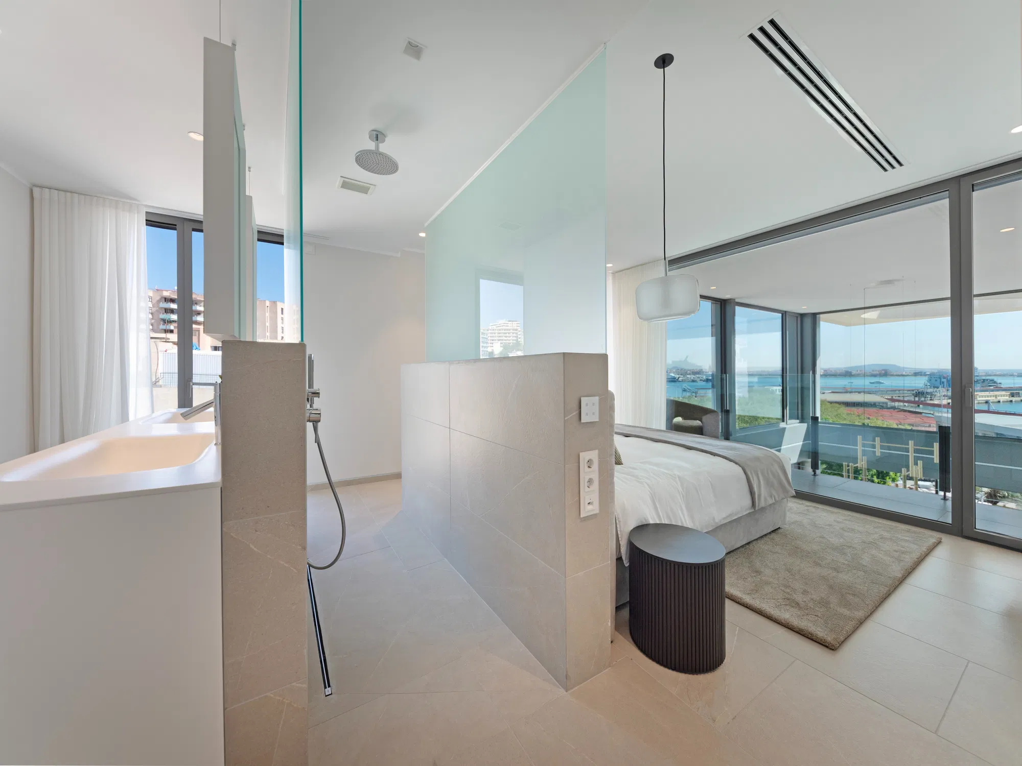 APPARTEMENTS NEUFS DE HAUTE QUALITÉ EN PREMIÈRE LIGNE AVEC VUE SUR LA MER-12