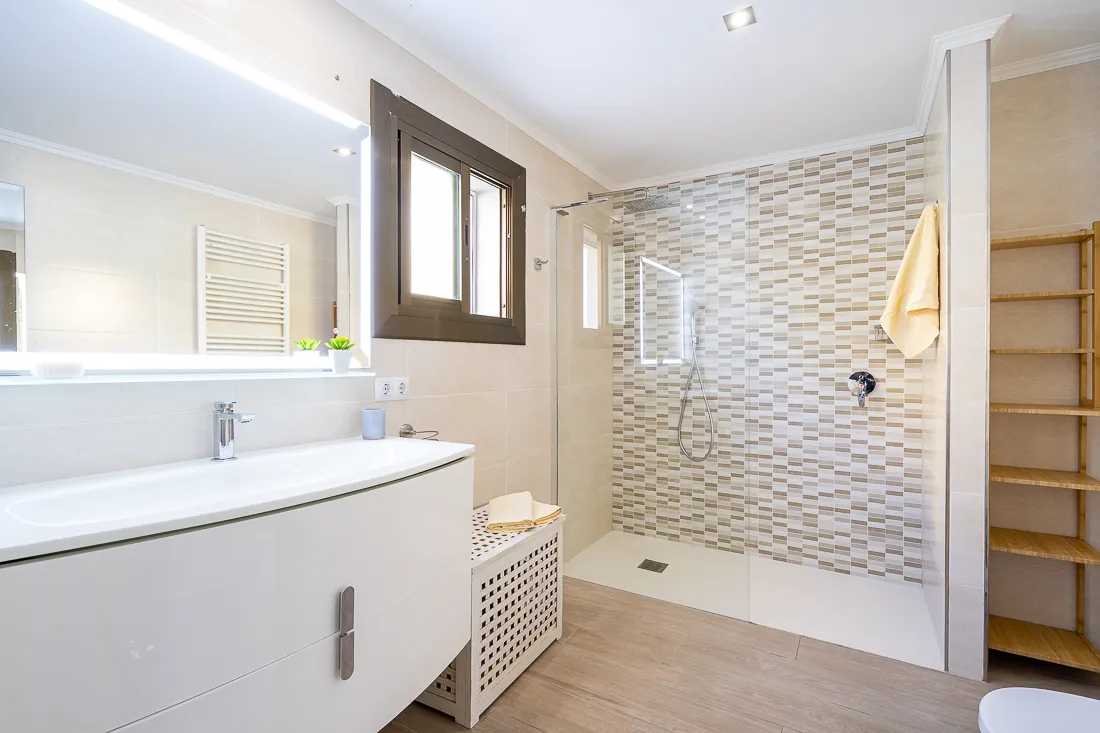 Modern villa with vacation rental license – just a few minutes' walk from the beach-21