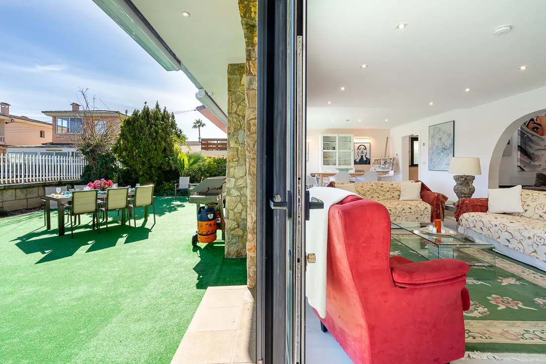 Modern villa with vacation rental license – just a few minutes' walk from the beach-13