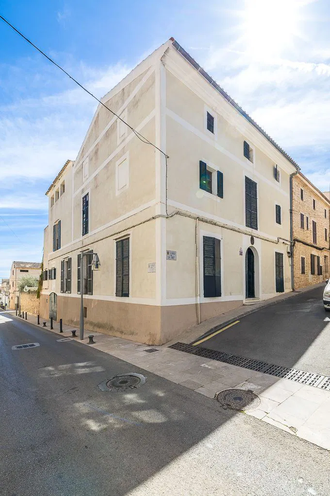 Palazzo di città con giardino e vista mare-14