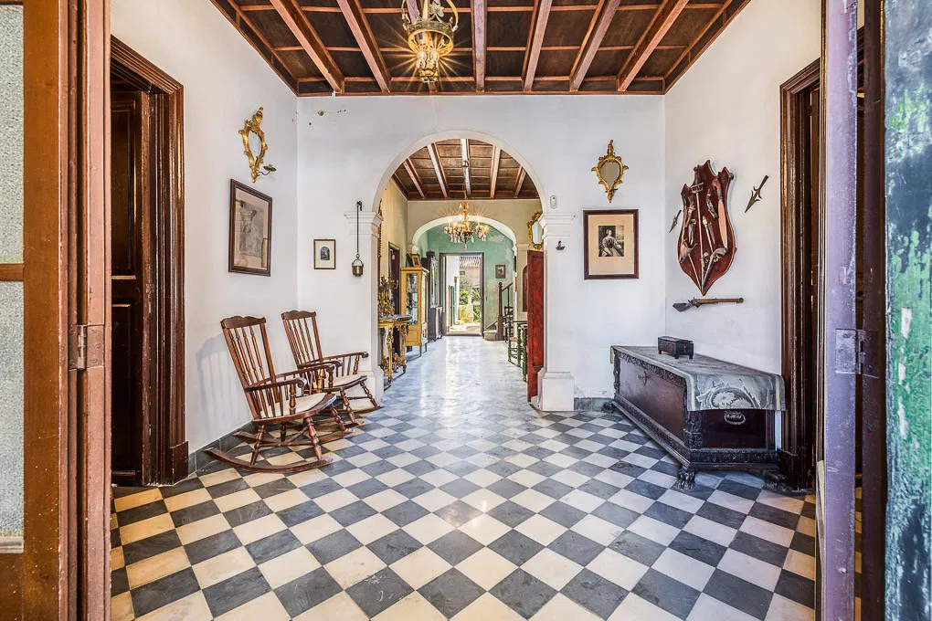 Palazzo di città con giardino e vista mare-3