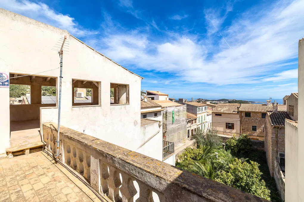 Palazzo di città con giardino e vista mare-13