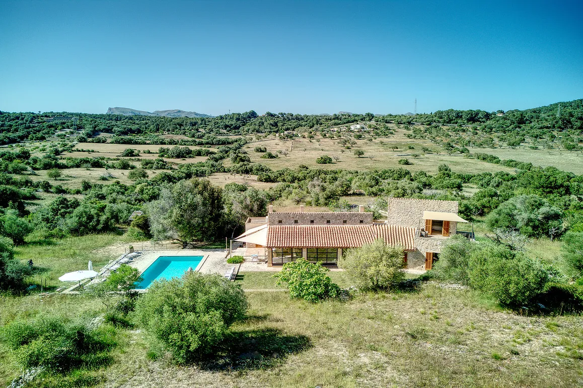 Finca i natursten med pool og panoramaudsigt mellem Artà og Son Servera-1
