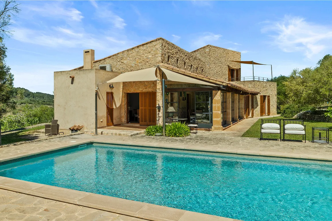 Finca i natursten med pool og panoramaudsigt mellem Artà og Son Servera-3
