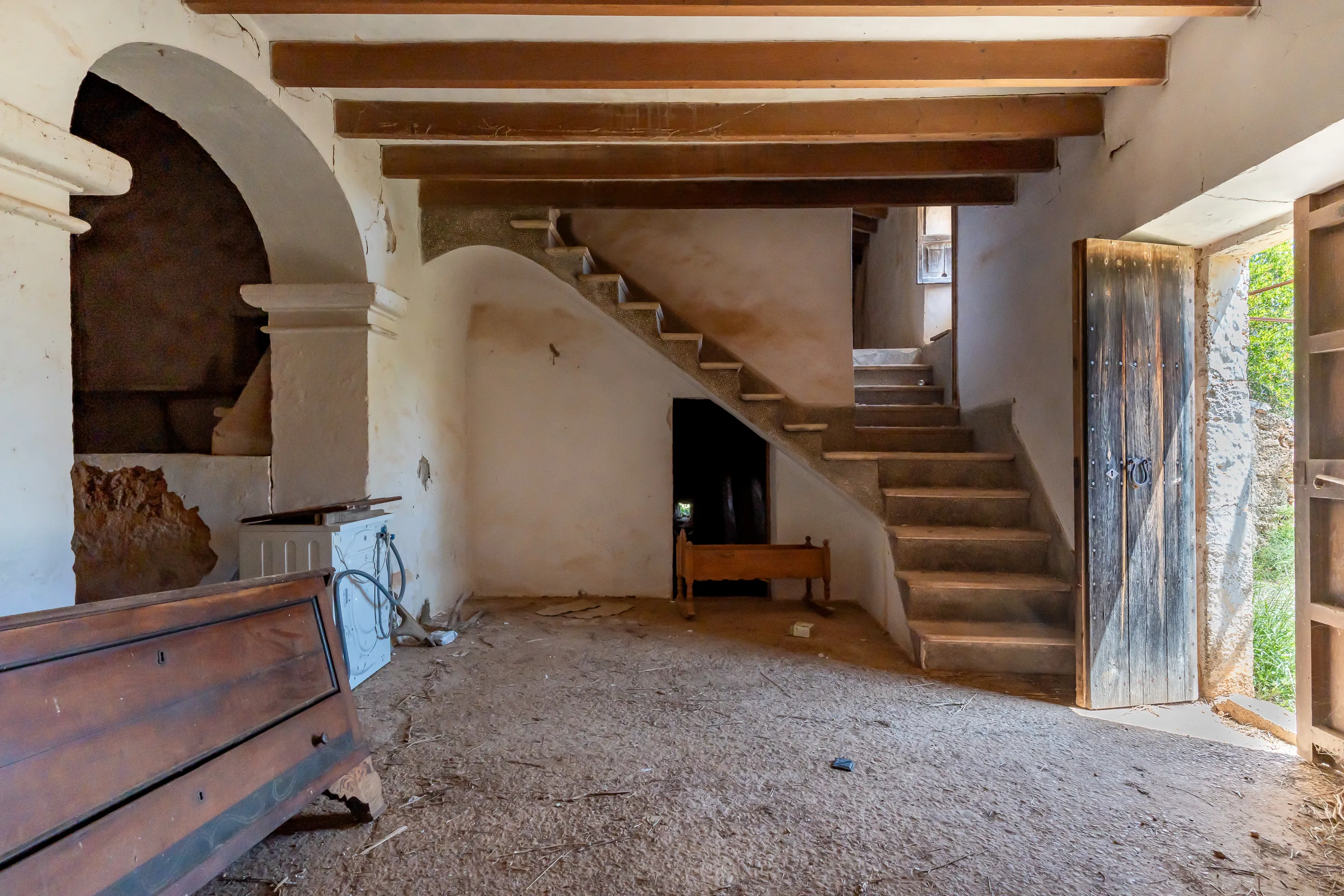 Terreno con ruina de piedra y proyecto de restauración-7