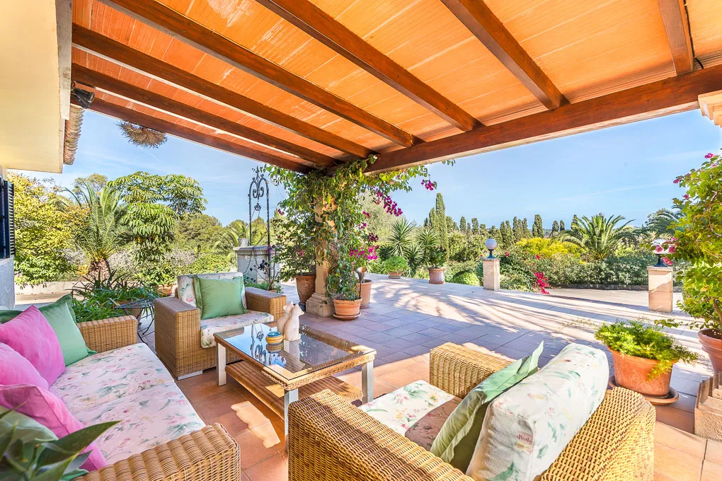 Finca med middelhavshave og udsigt-3