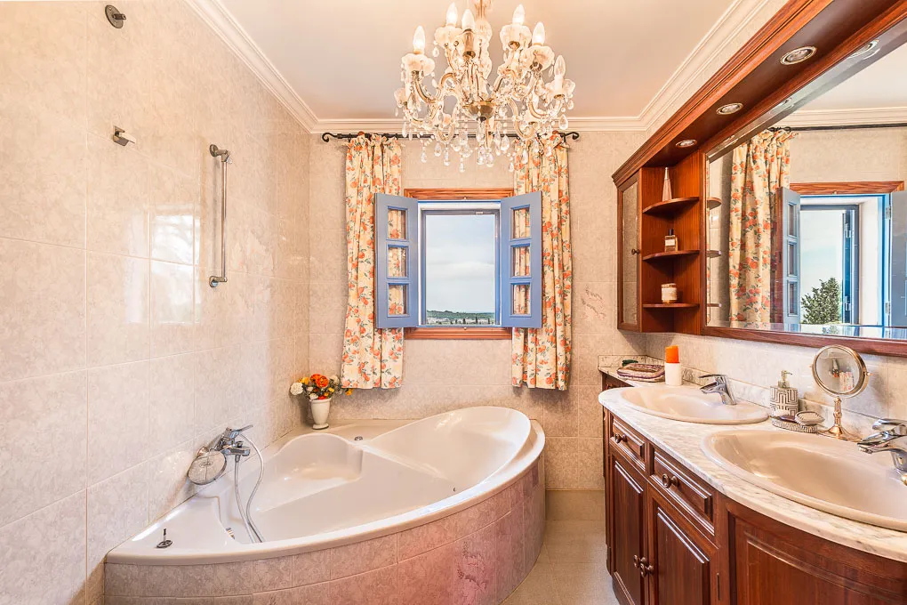 Finca med middelhavshave og udsigt-10