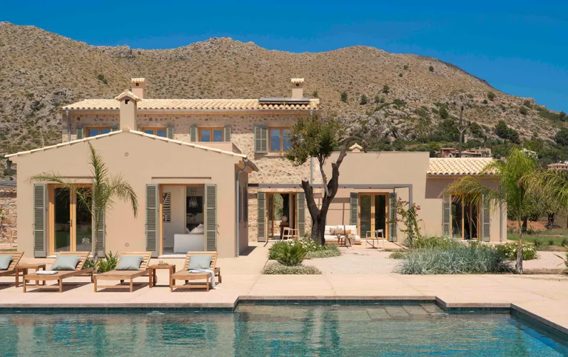 Finca de nova construcció en excel·lent ubicació entre Pollensa i Port Pollensa