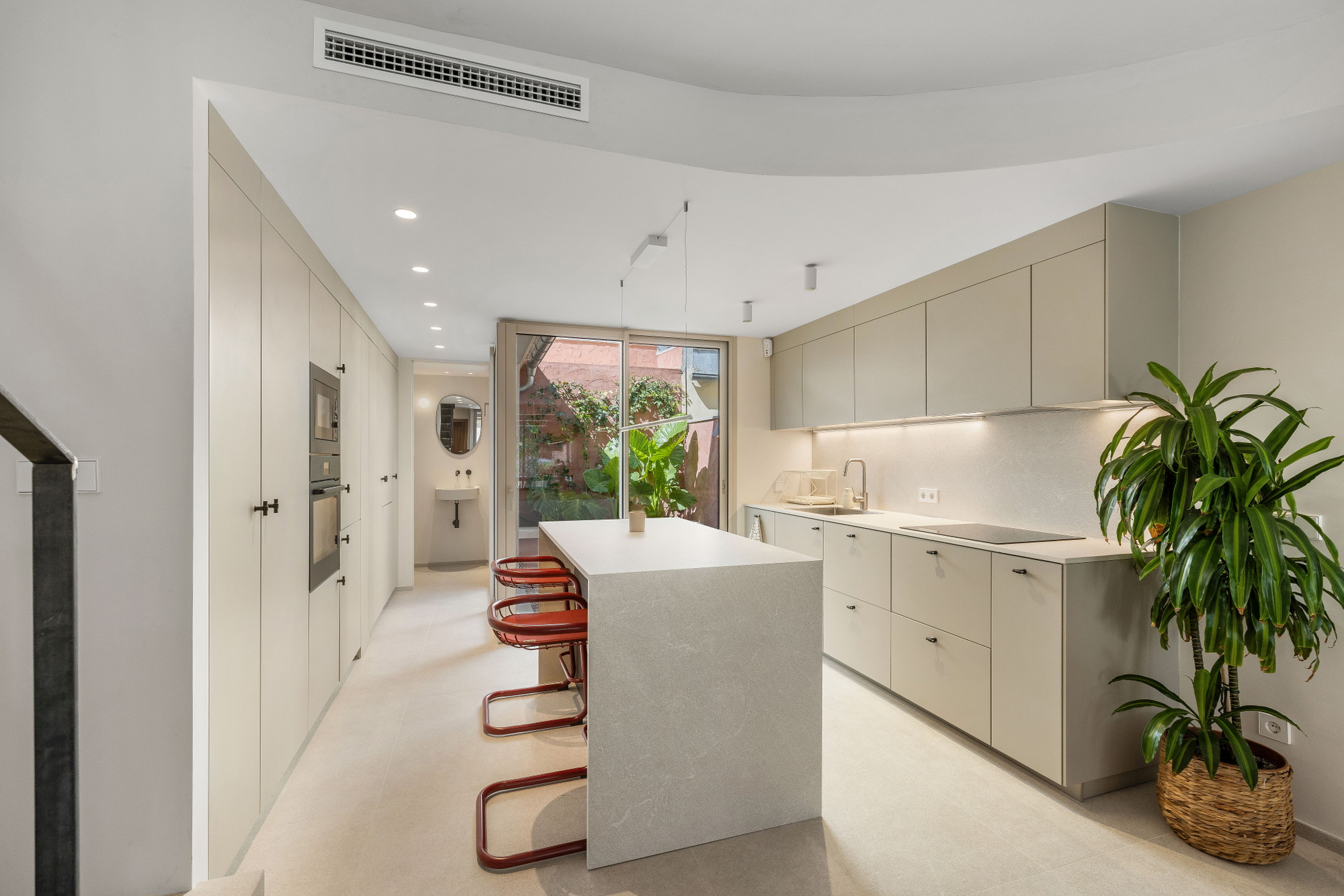 Fully renovated terraced house in a sought-after location-4