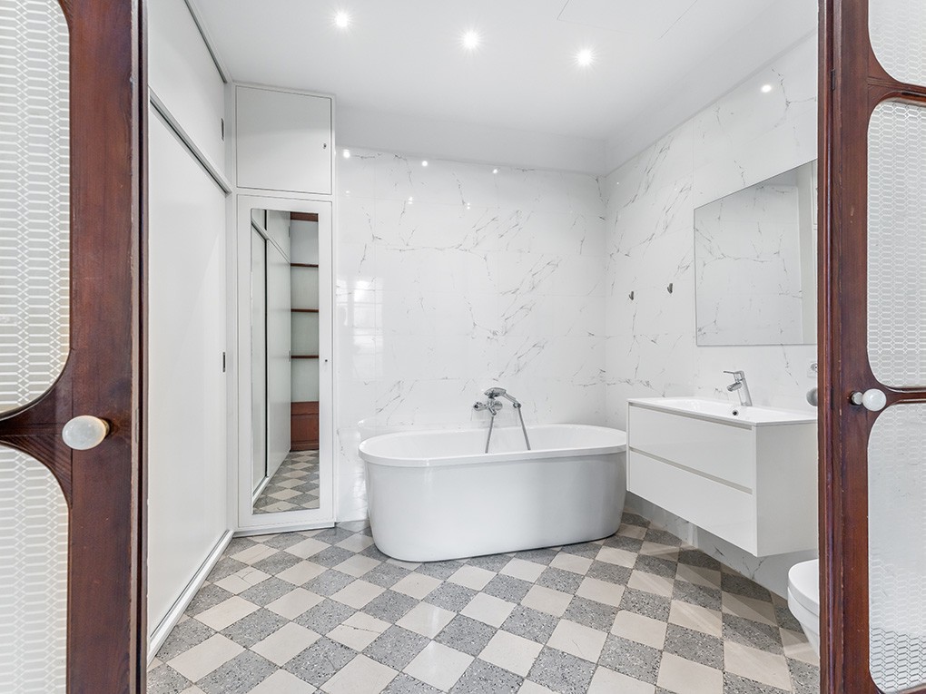 Characterful apartment on Paseo del Borne-8