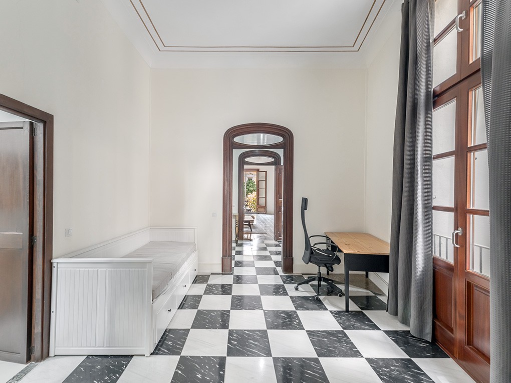 Characterful apartment on Paseo del Borne-11