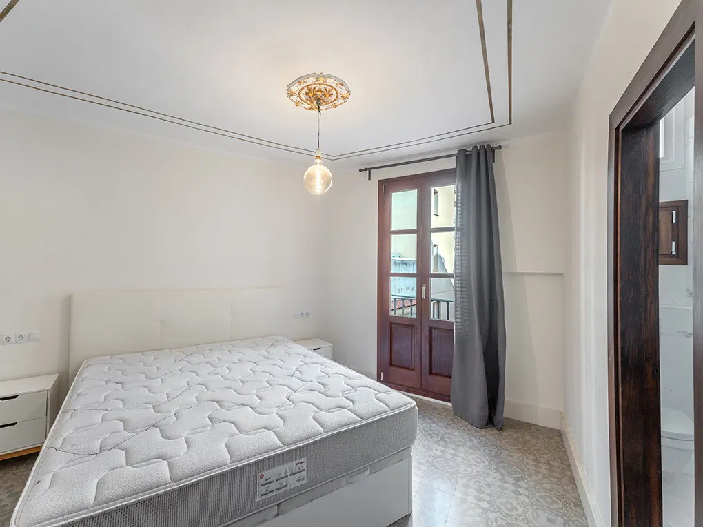 Characterful apartment on Paseo del Borne-9