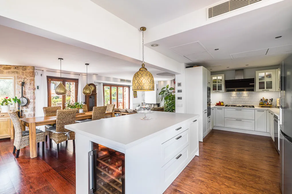 Villa di alta qualità con giardino e pineta-5