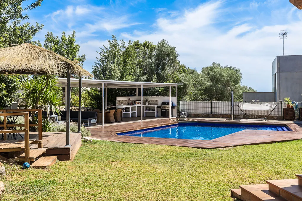 Villa di alta qualità con giardino e pineta-3