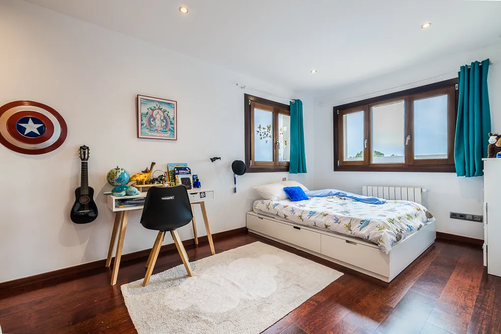 Villa di alta qualità con giardino e pineta-14