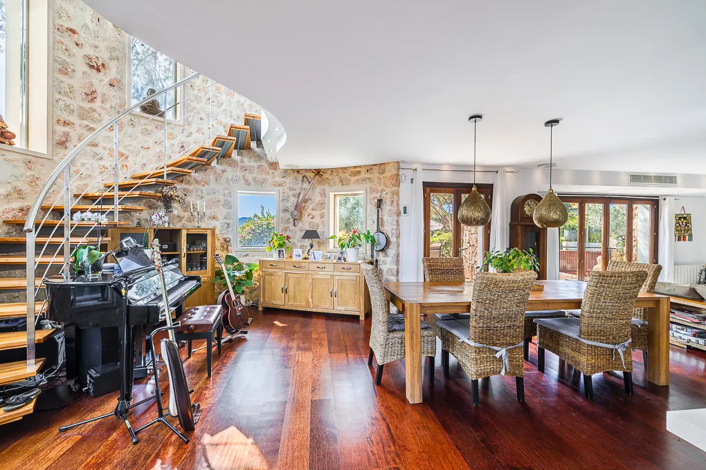 Villa di alta qualità con giardino e pineta-8