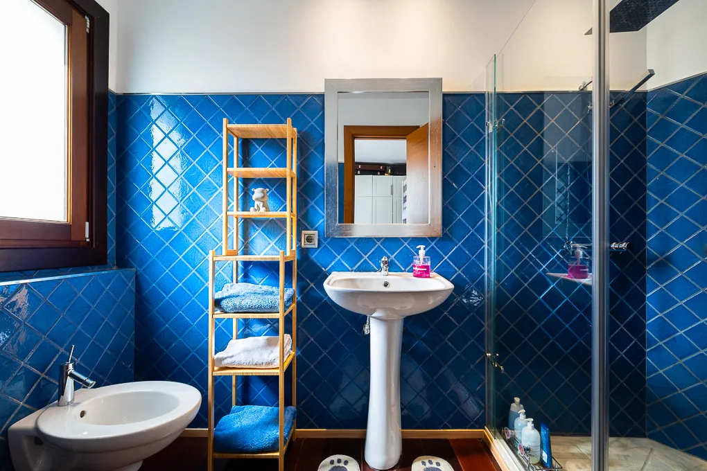 Villa di alta qualità con giardino e pineta-17