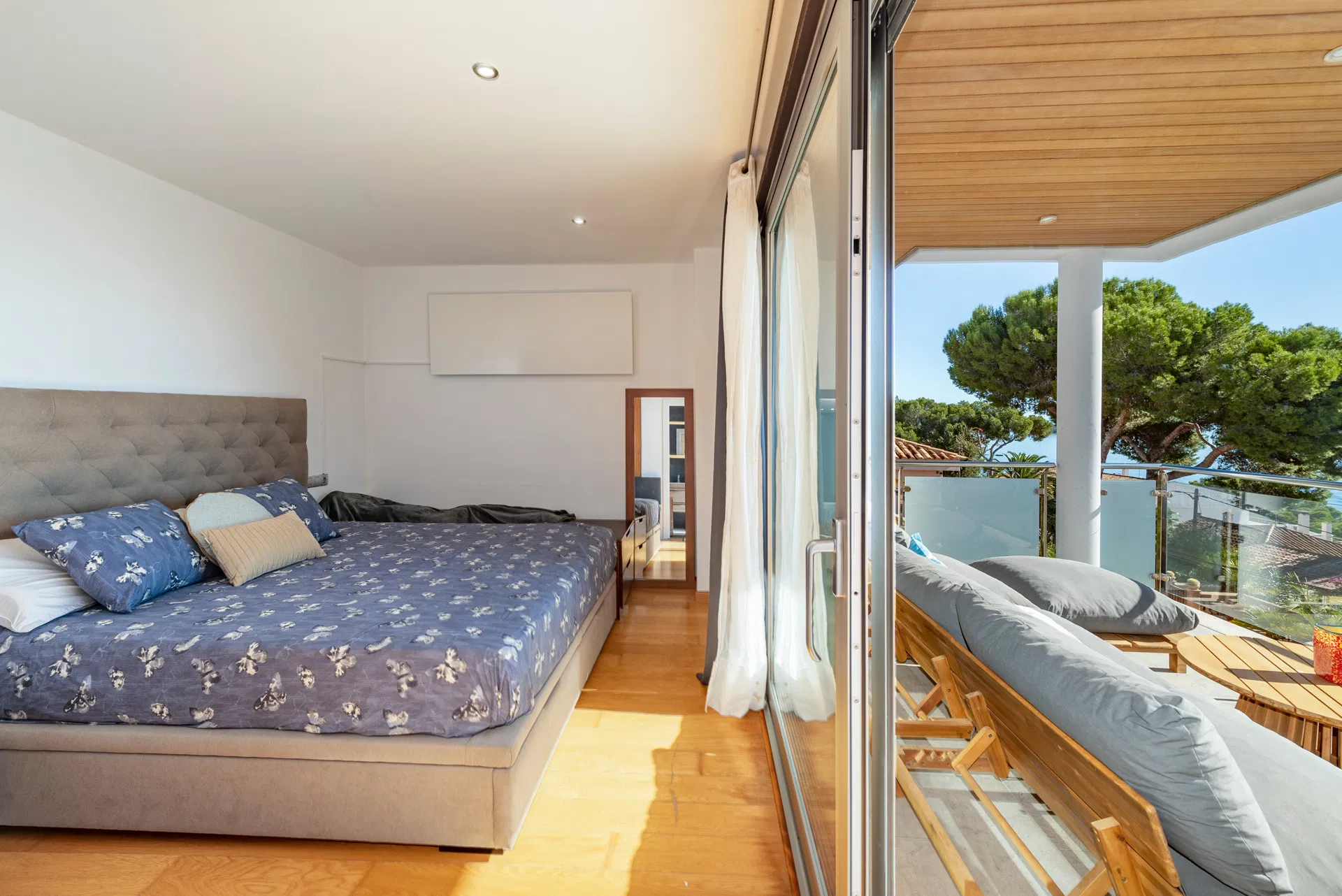 Vila moderna amb impressionants vistes al mar i llicència de lloguer turístic.-16