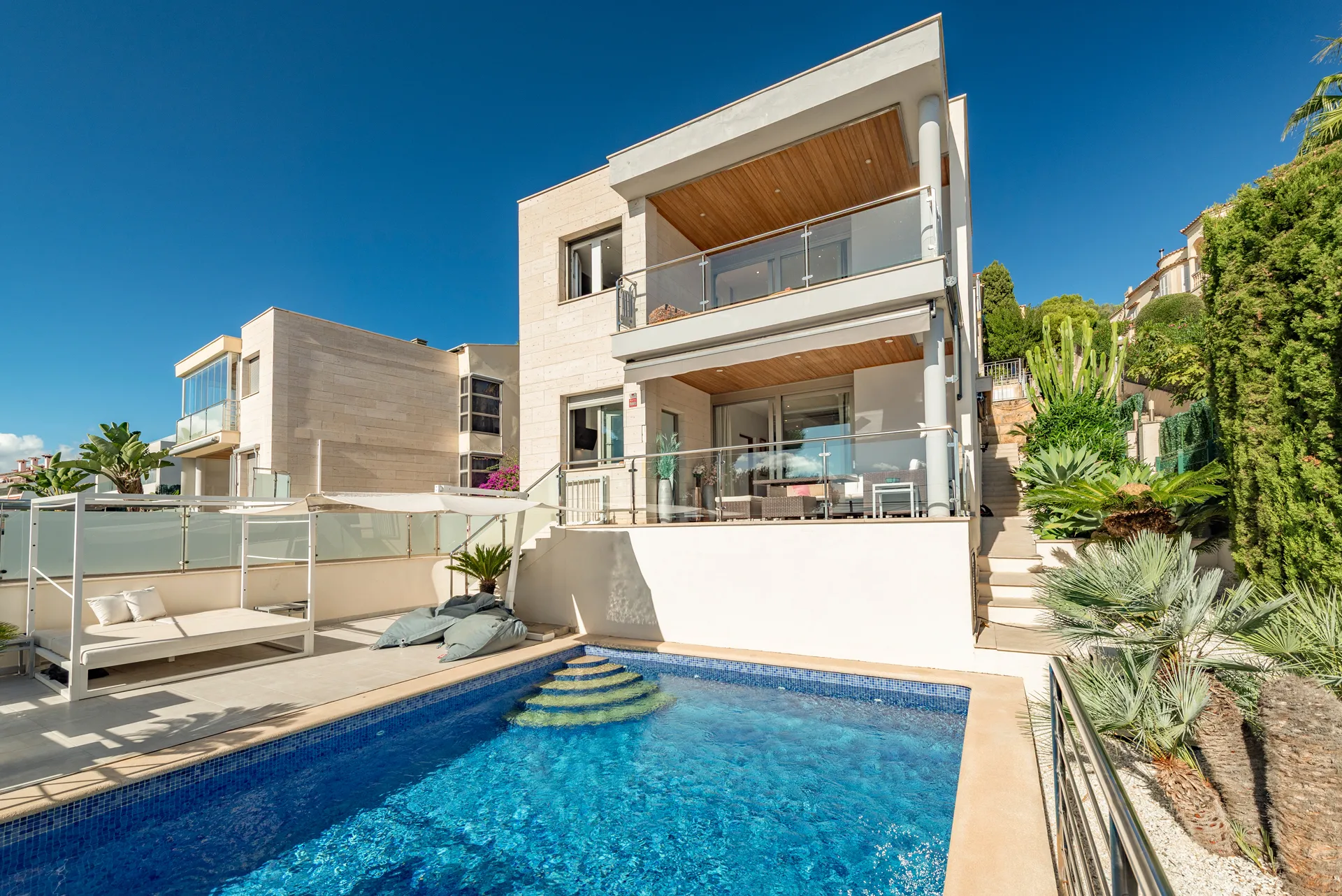 Moderne Villa mit atemberaubendem Meerblick und   Ferienvermietungslizenz – Ein Ort zum Träumen-2