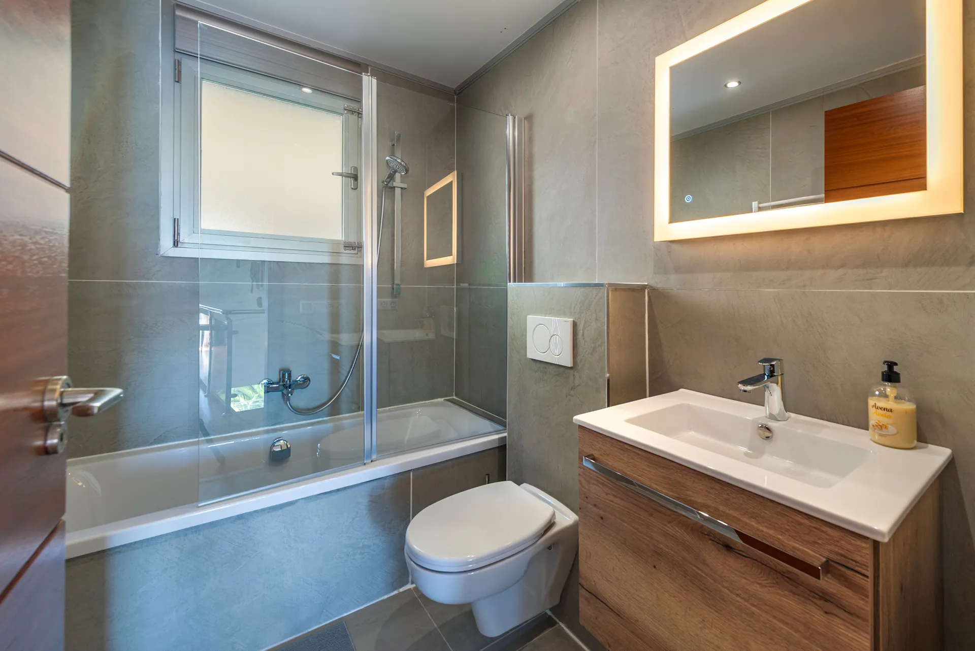 Moderne villa med betagende havudsigt - et sted at drømme om-12