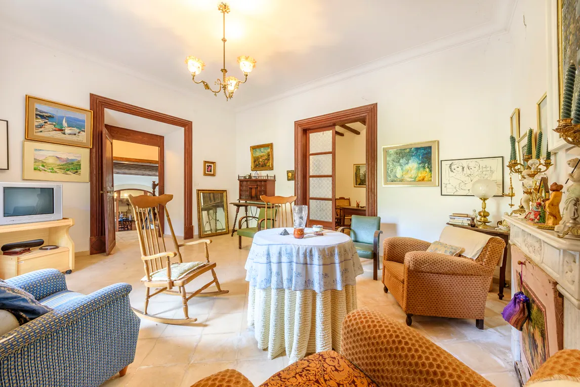 Stunning historic property in Fornalutx-8