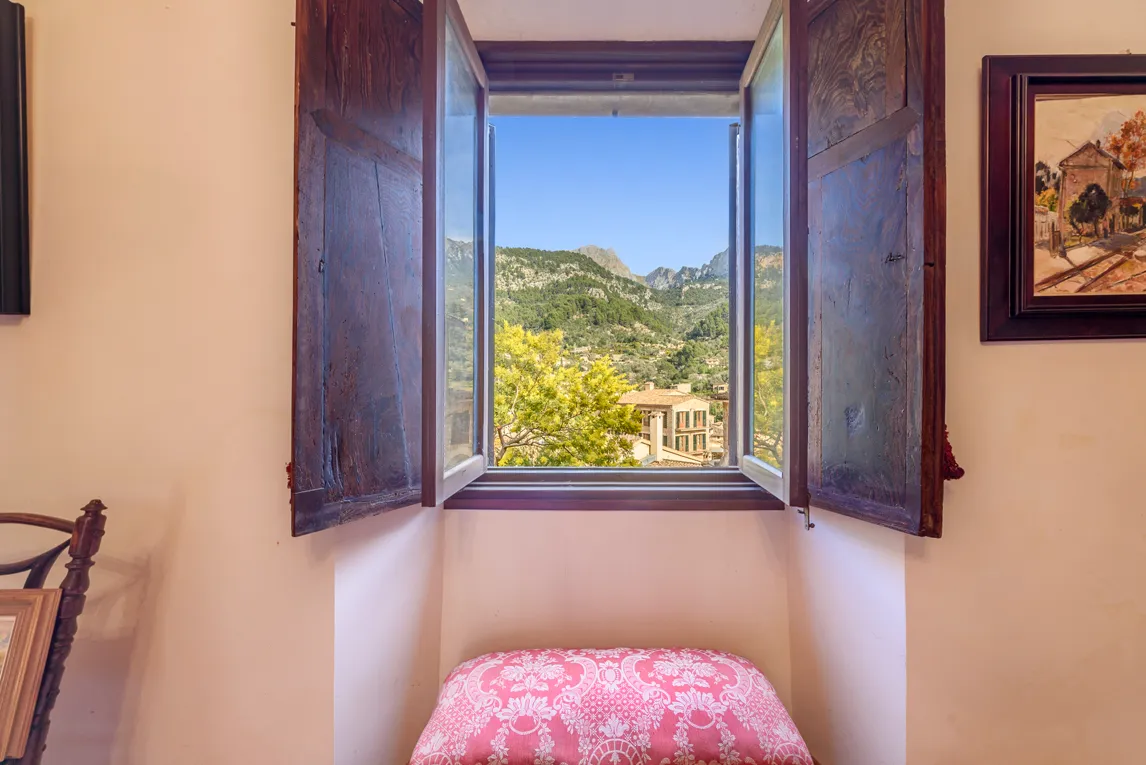 Stunning historic property in Fornalutx-18