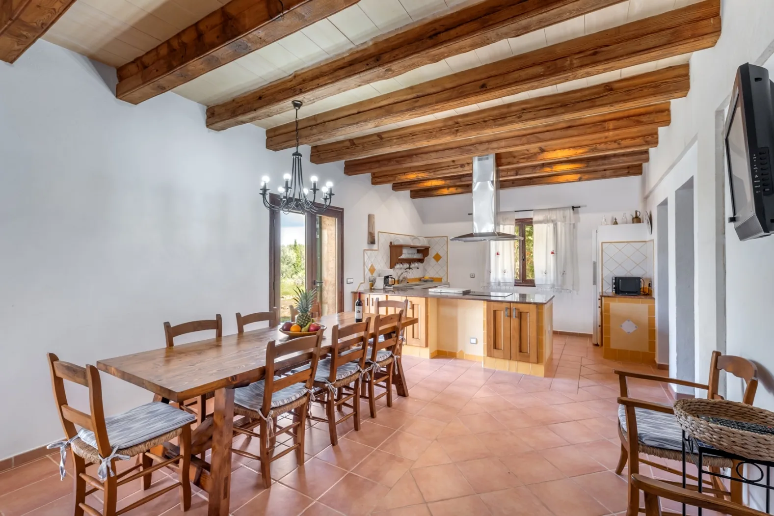 Finca idéalement située avec permis de location-8