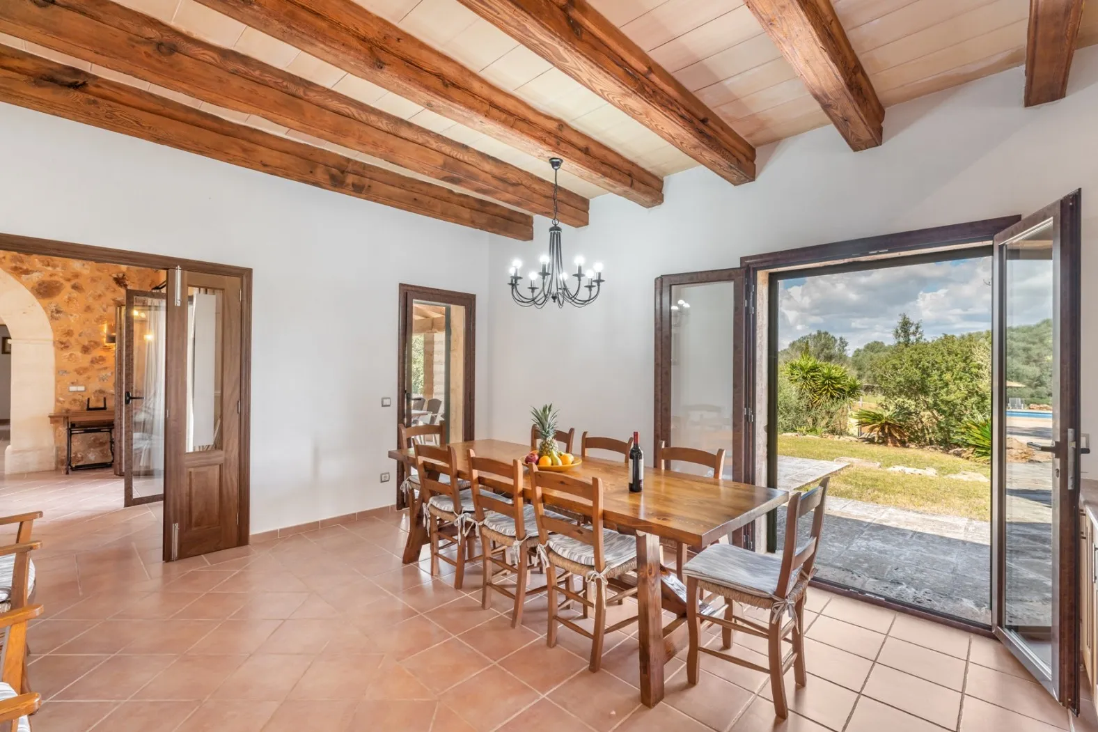 Finca idéalement située avec permis de location-3