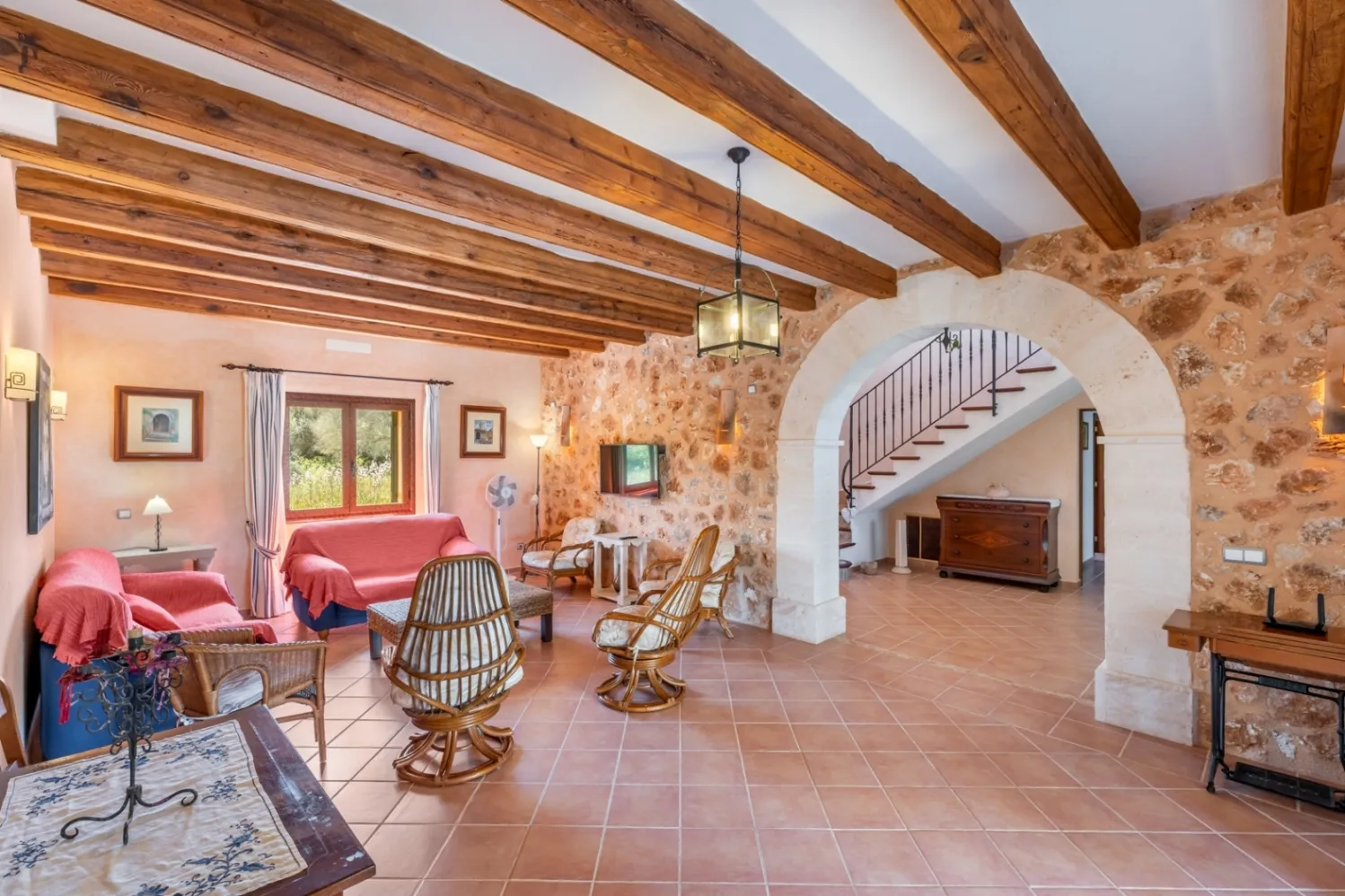 Finca idéalement située avec permis de location-6