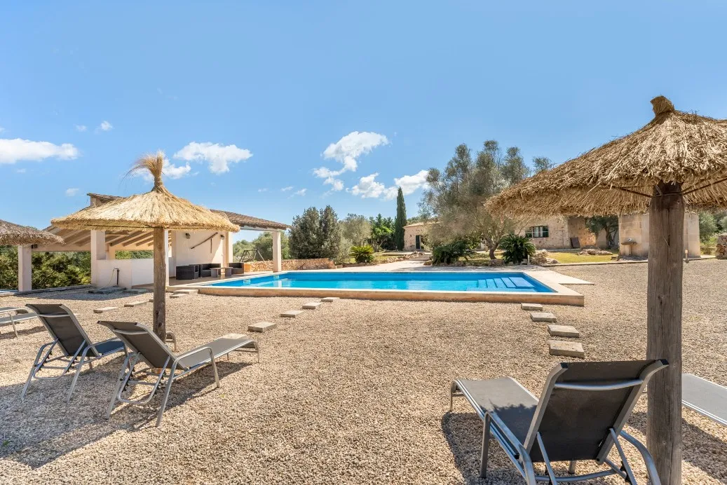 Idyllisk beliggende finca med udlejningstilladelse-15