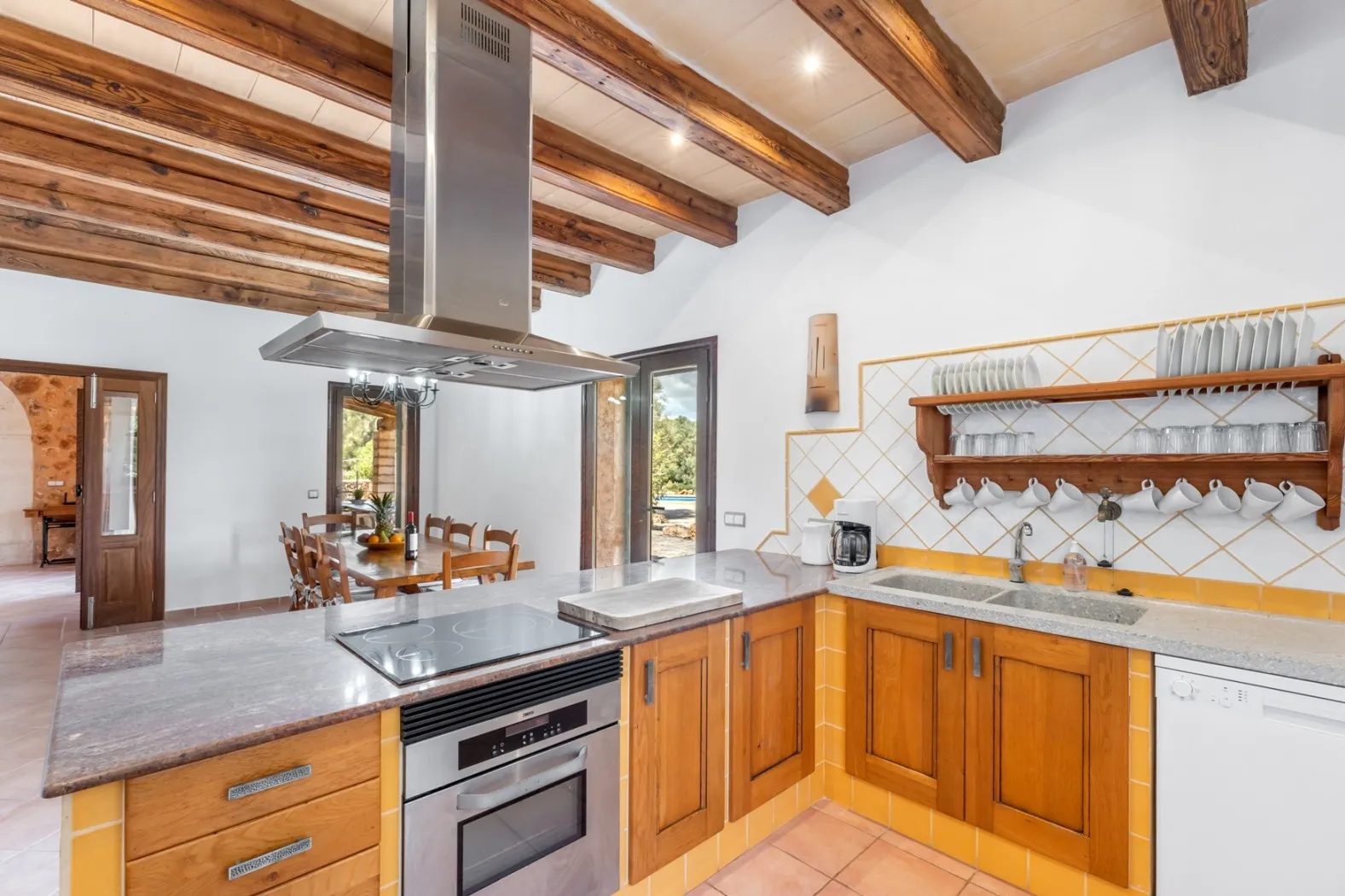 Finca idéalement située avec permis de location-7