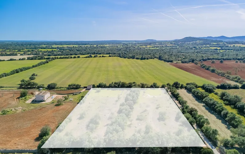 Attractive building plot with approved project
