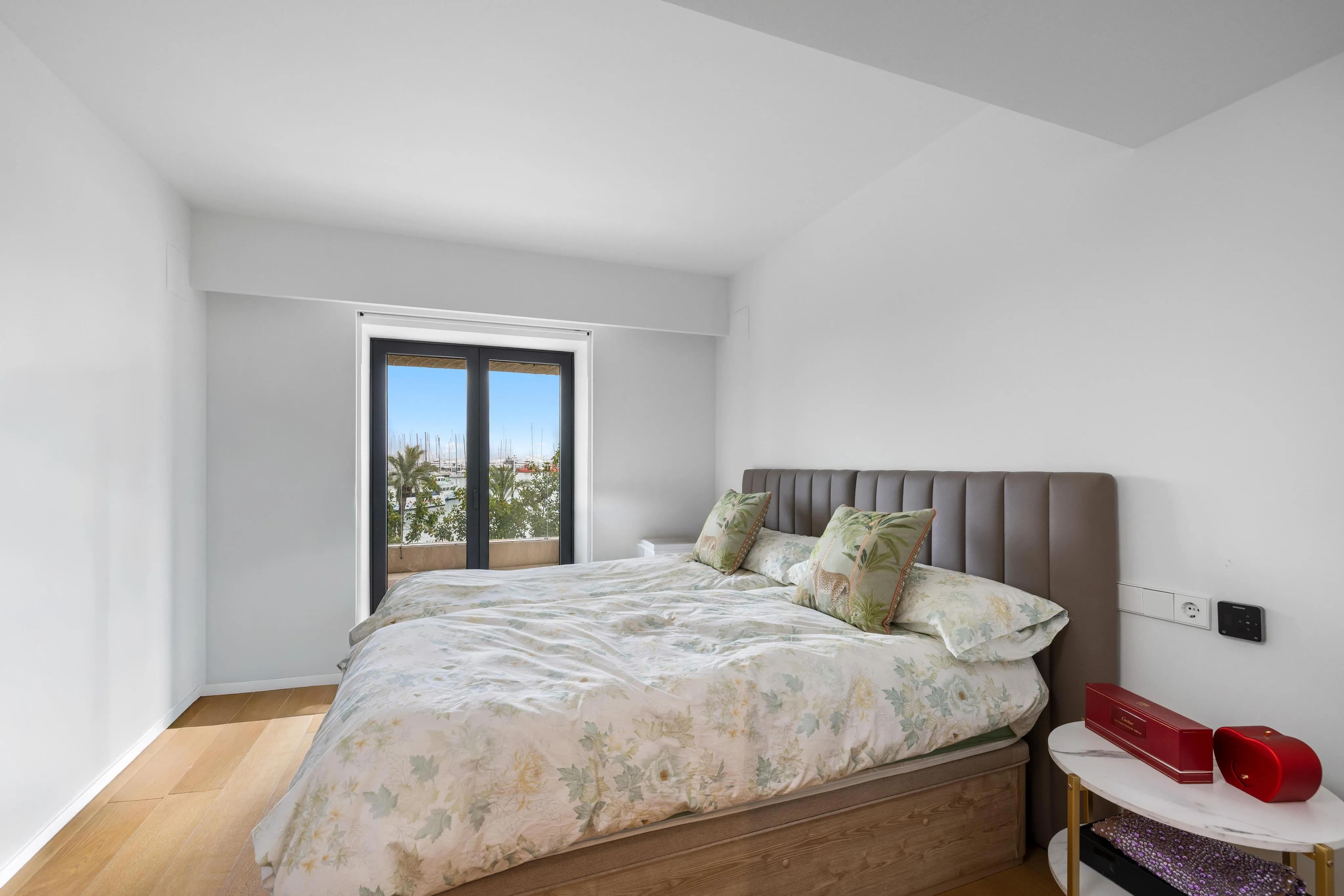 Apartment with Harbour Views and a Spacious Terrace in a Prime Location on the Paseo Marítimo-7