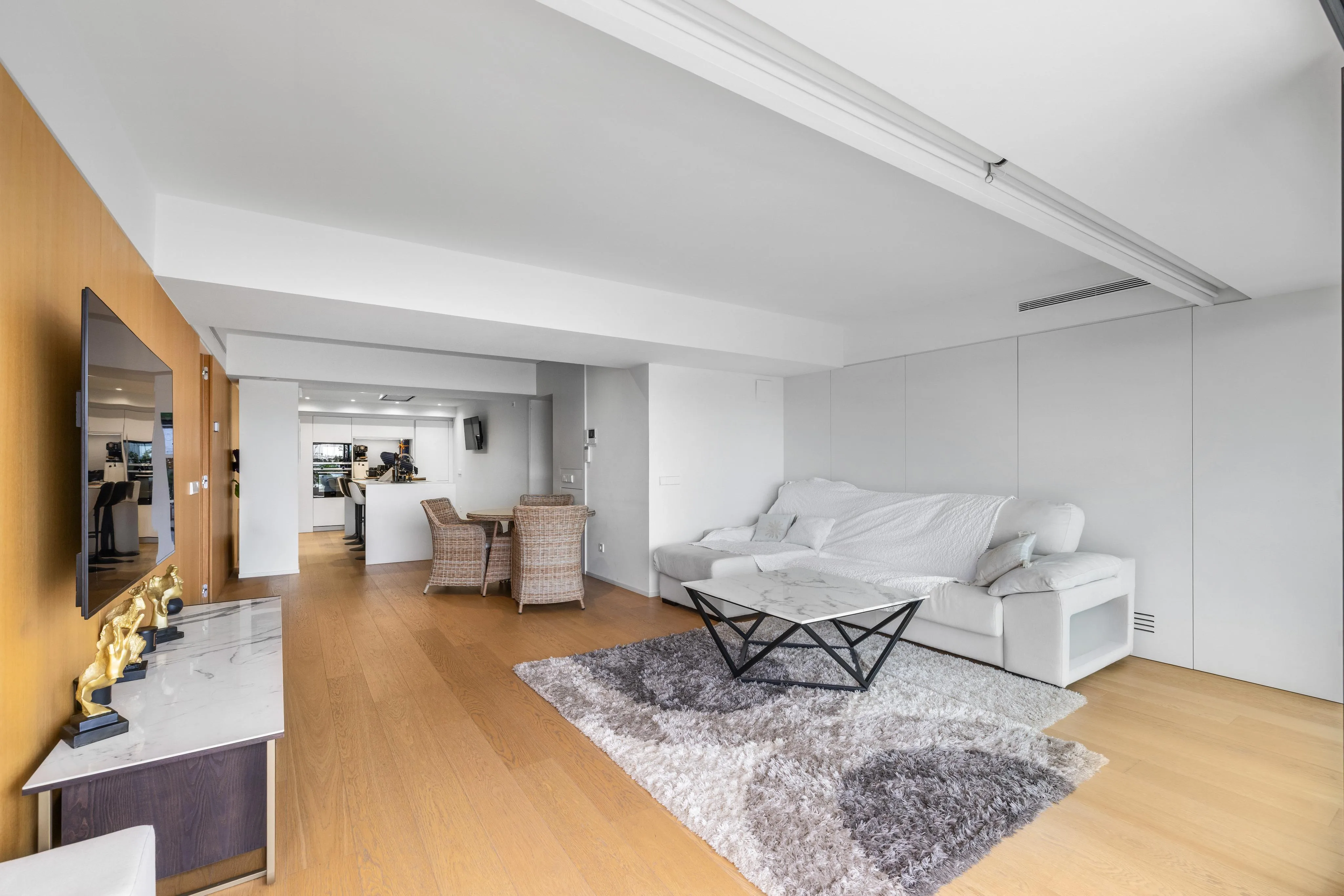 Appartement met uitzicht op de haven en een ruim terras op een toplocatie aan de Paseo Marítimo-3