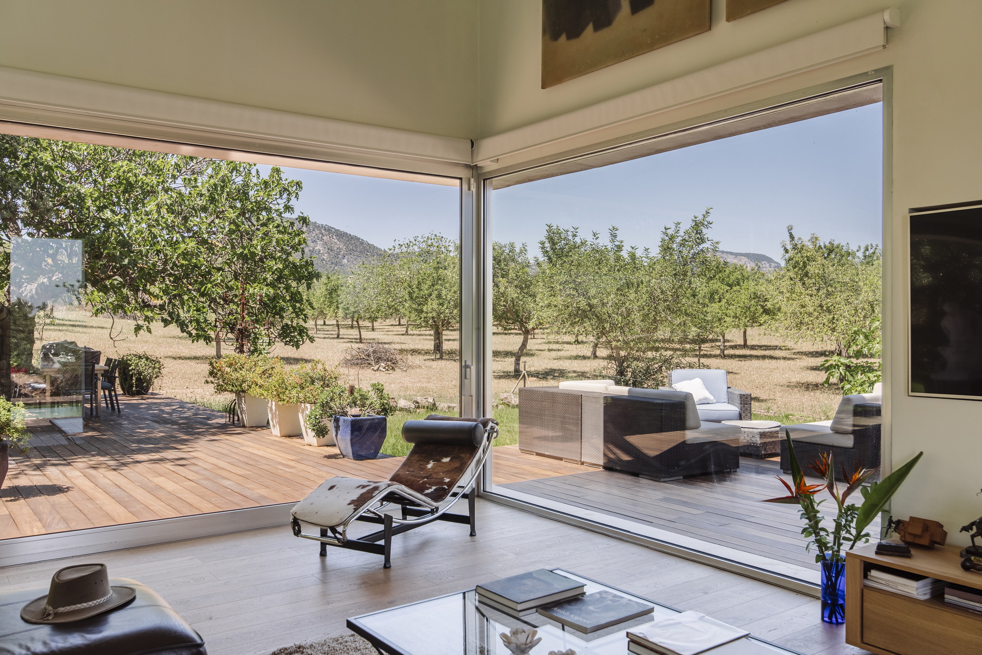 An exclusive finca blending nature, tradition, and modernity in Santa Maria-2
