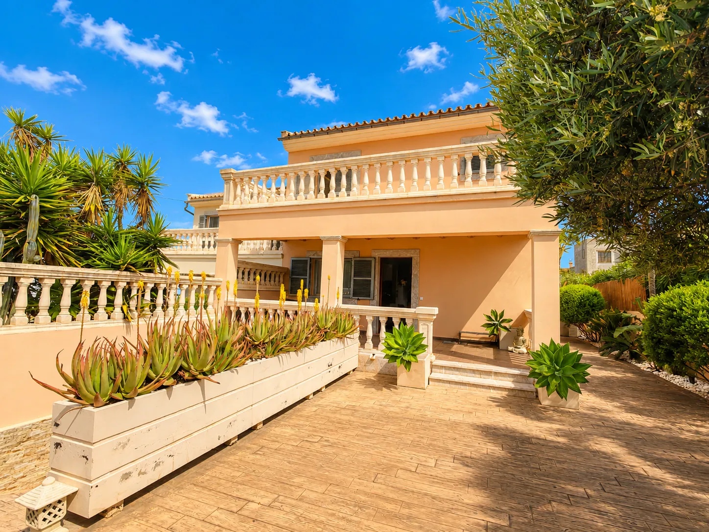 Semi detached with ETV license and sea views-3