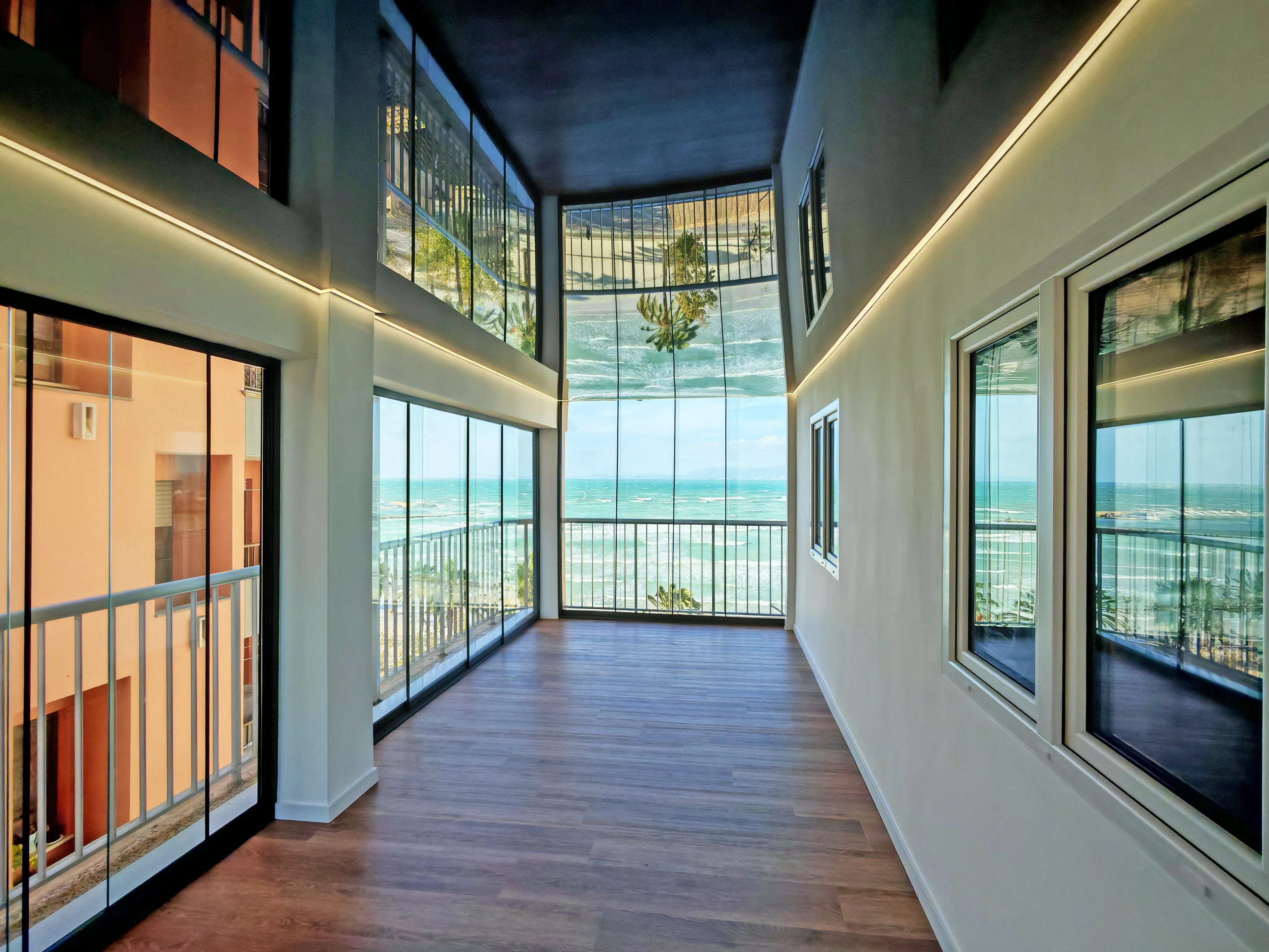 Renovated apartment close to the beach with sea views-2