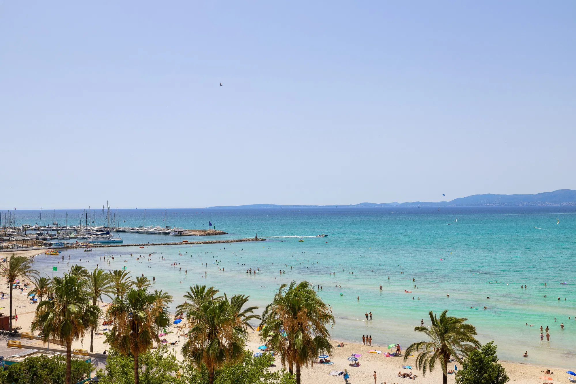 Renovated apartment close to the beach with sea views-1