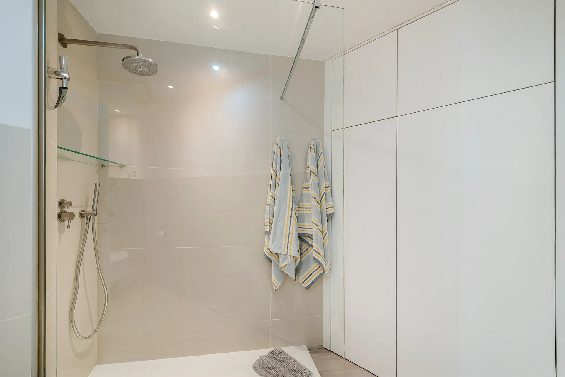 Exclusiu apartament reformat en una ubicació privilegiada-17