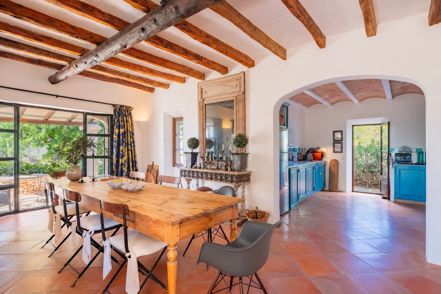 Charming finca with guest house in a prime location just outside Santanyí-6