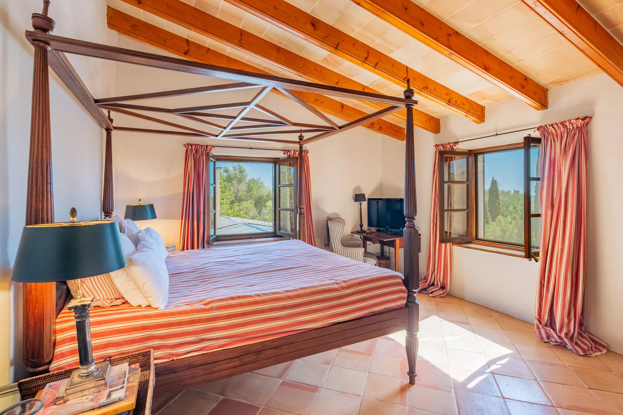 Charming finca with guest house in a prime location just outside Santanyí-7