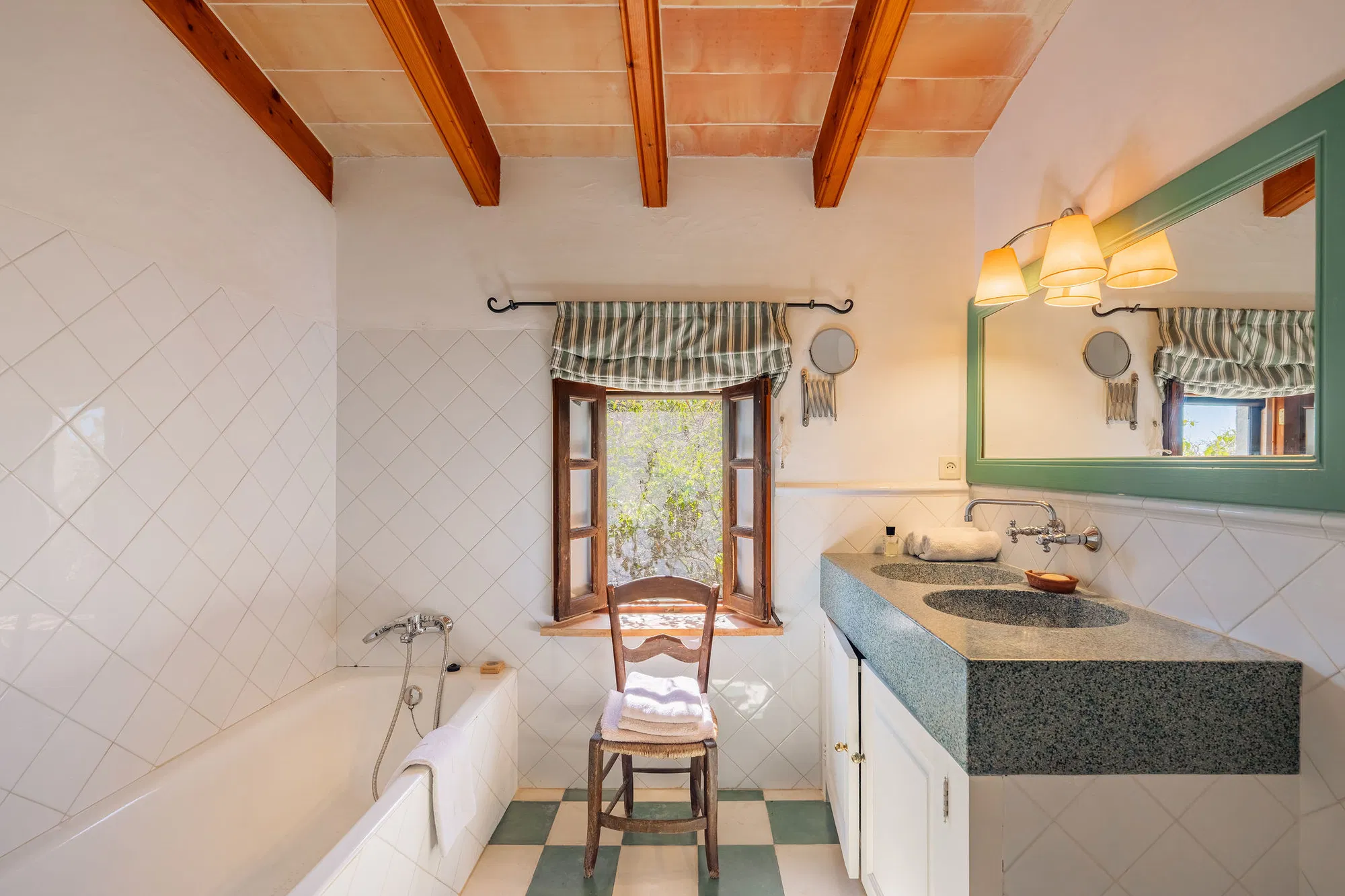 Charming finca with guest house in a prime location just outside Santanyí-8