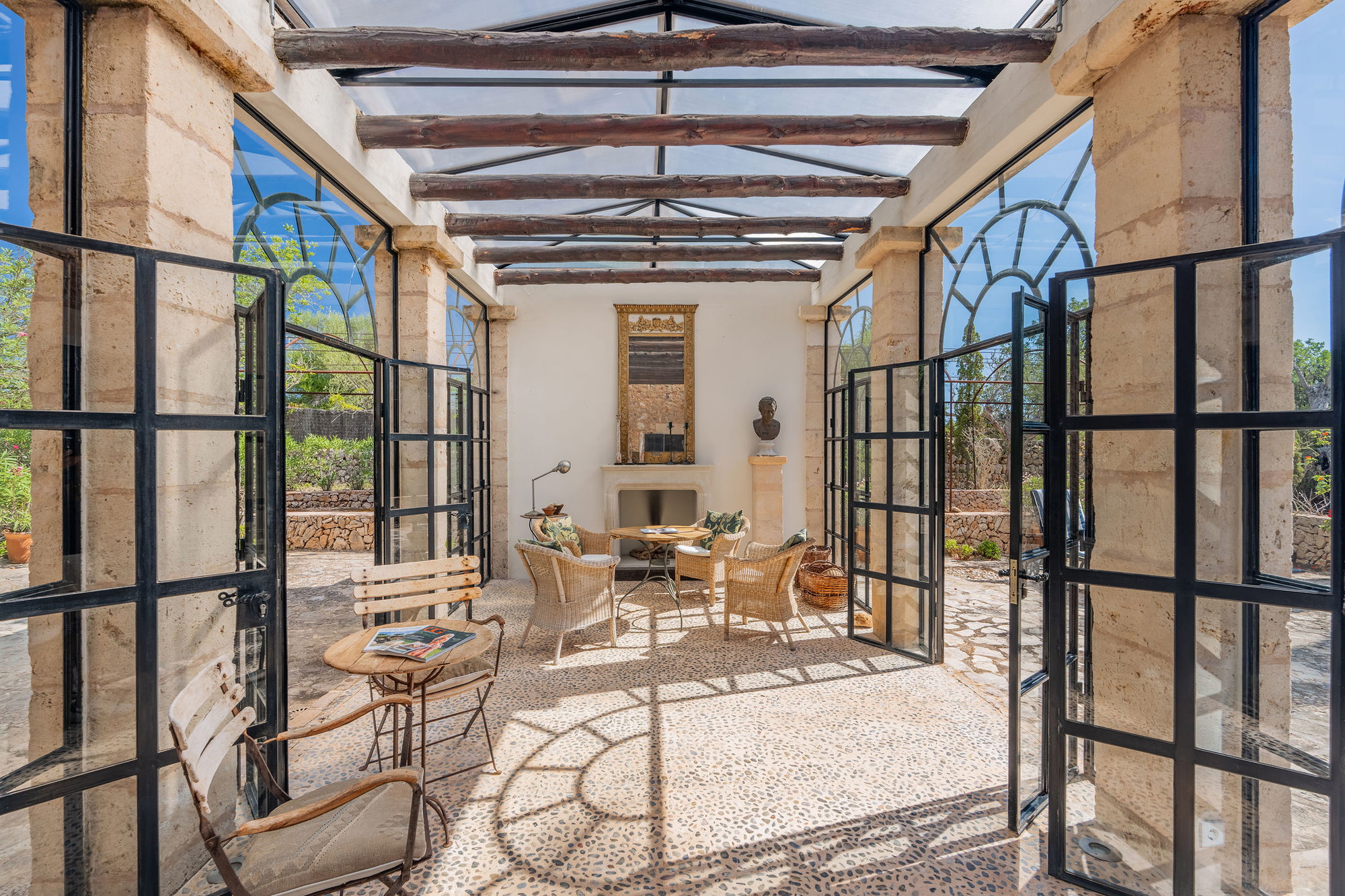 Charming finca with guest house in a prime location just outside Santanyí-3