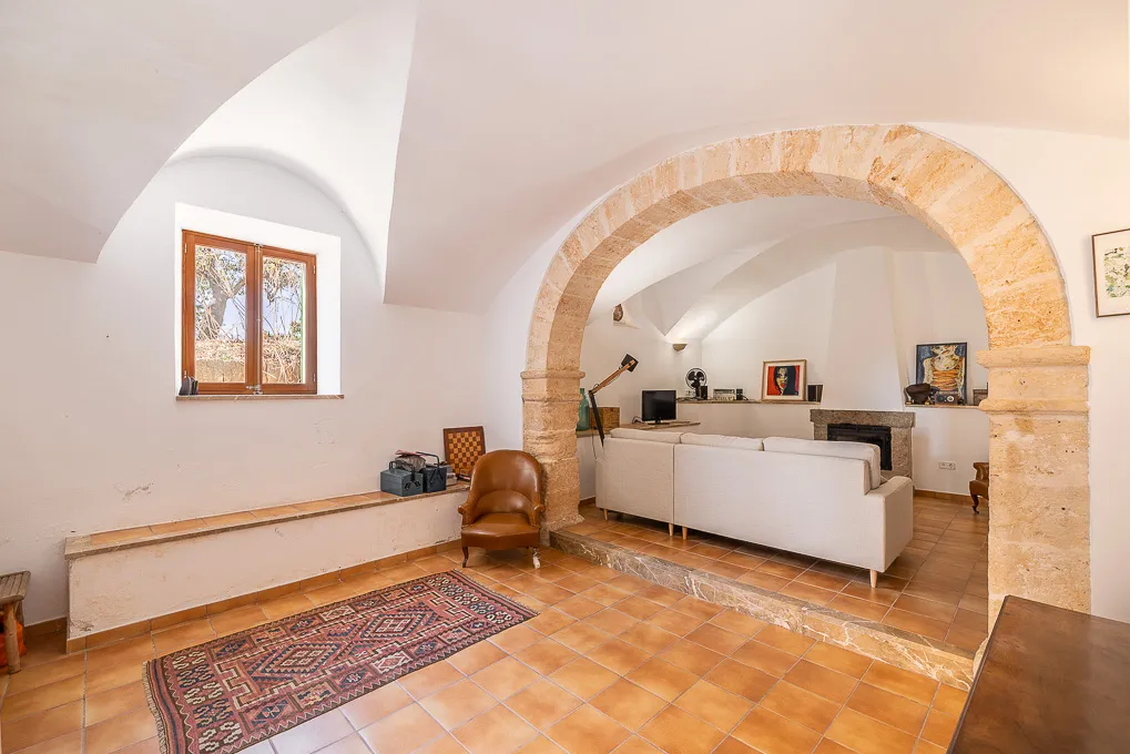 Mallorcinsk landejendom i udkanten af Binissalem med fantastisk udsigt-11