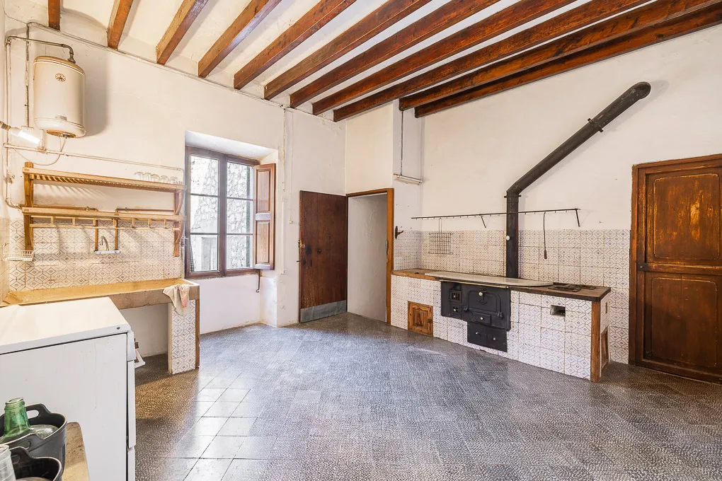 Mallorcinsk landejendom i udkanten af Binissalem med fantastisk udsigt-23