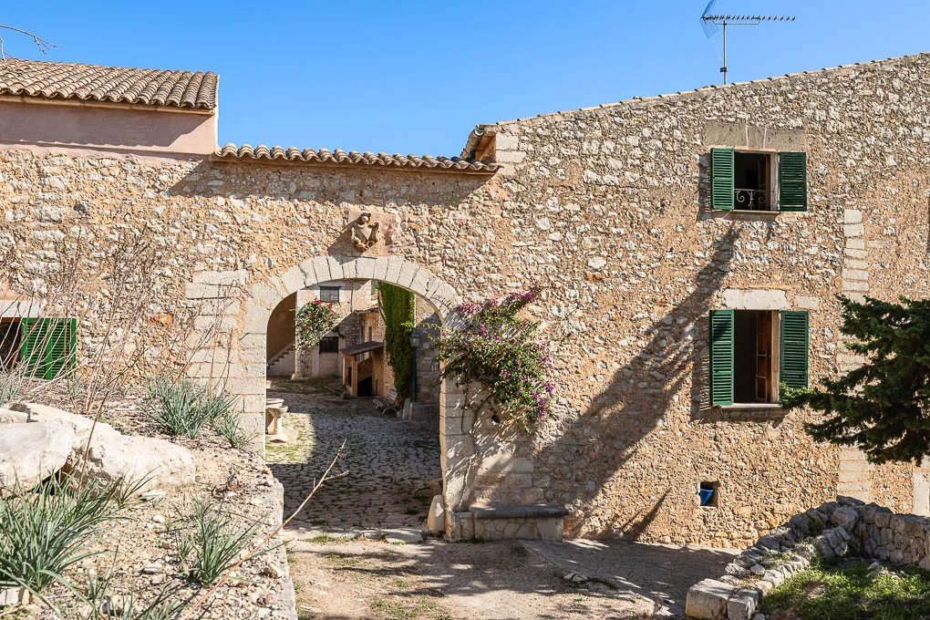 Mallorcinsk landejendom i udkanten af Binissalem med fantastisk udsigt-8