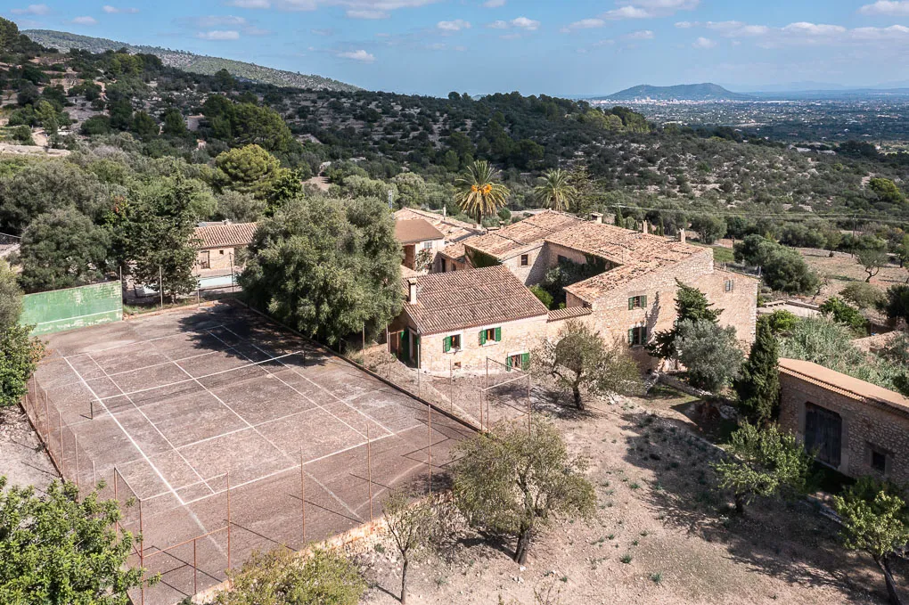 Mallorcinsk landejendom i udkanten af Binissalem med fantastisk udsigt-3