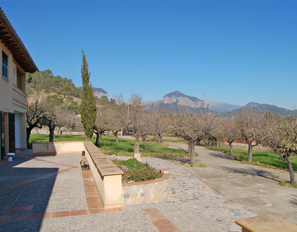 Finca con hermosa vista en el popular Alaró-18